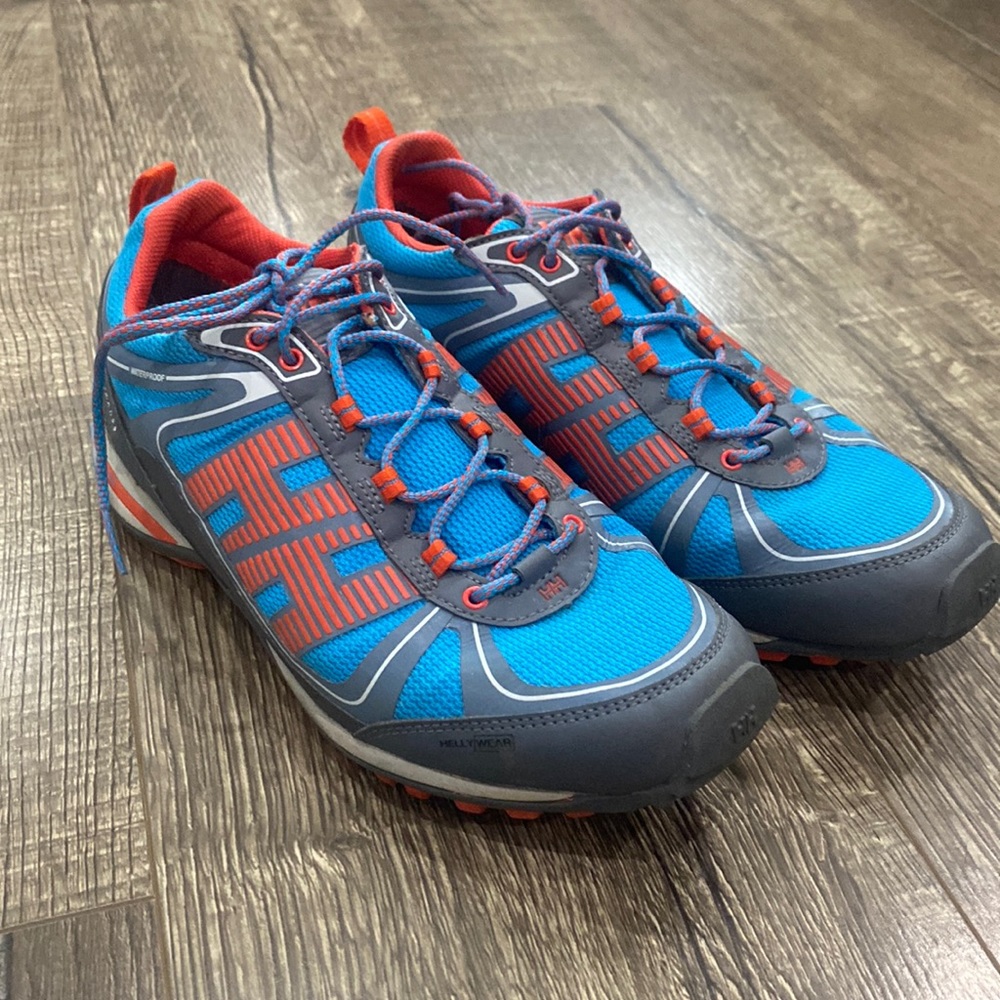 Helly Hansen tech performance runners. Size7.5 blue/orange